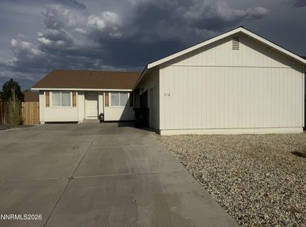 718 Hastings Way, Fernley, NV 89408 Photo