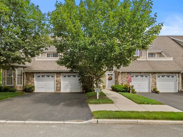 110 Joseph Lane , Dix Hills, NY 11746