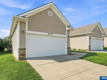 8915 Blacksmith Court, Lincoln, NE 68507