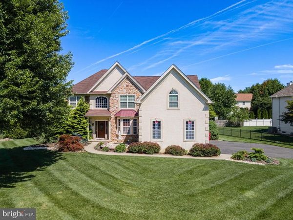 2295 LEIGH DRIVE , EASTON, PA 18040