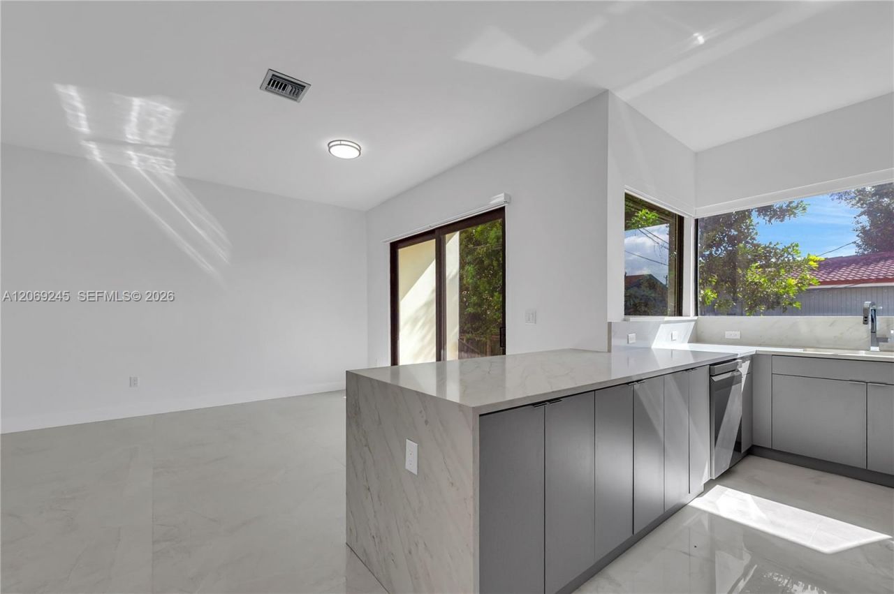 828 NE 14th St , Fort Lauderdale, FL 33304 Photo