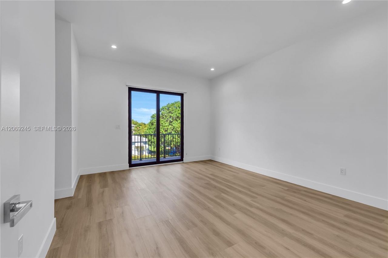 828 NE 14th St , Fort Lauderdale, FL 33304 Photo