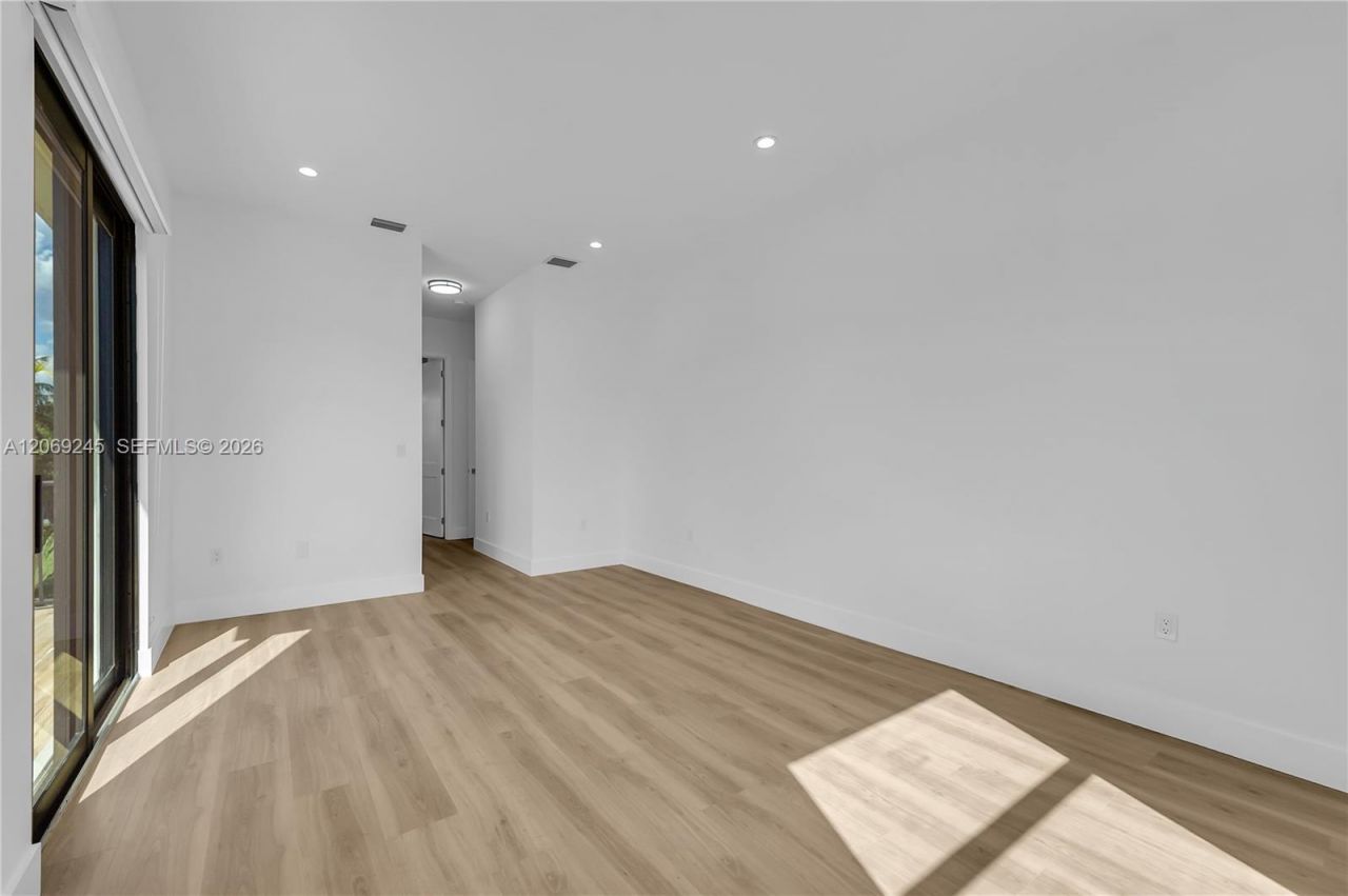 828 NE 14th St , Fort Lauderdale, FL 33304 Photo