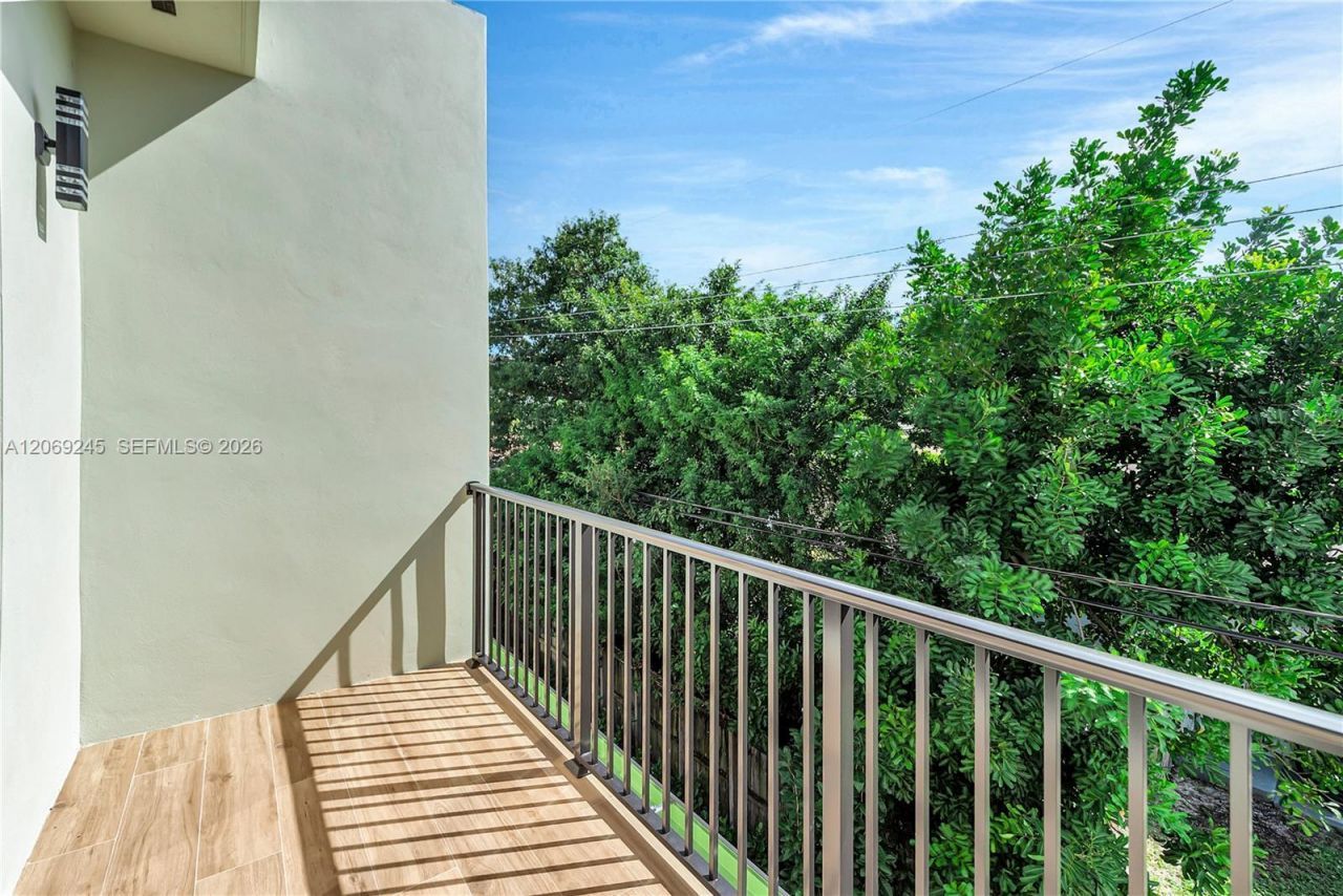 828 NE 14th St , Fort Lauderdale, FL 33304 Photo