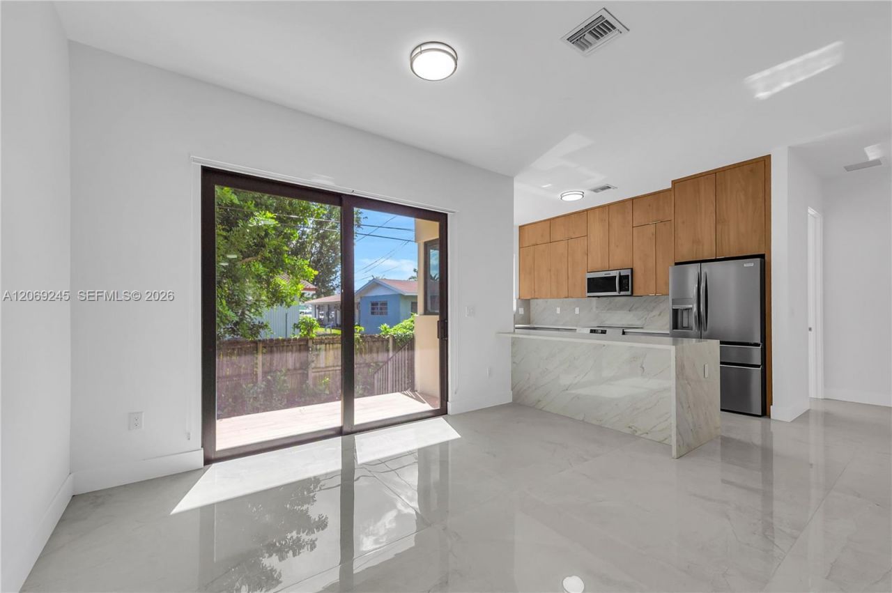828 NE 14th St , Fort Lauderdale, FL 33304 Photo