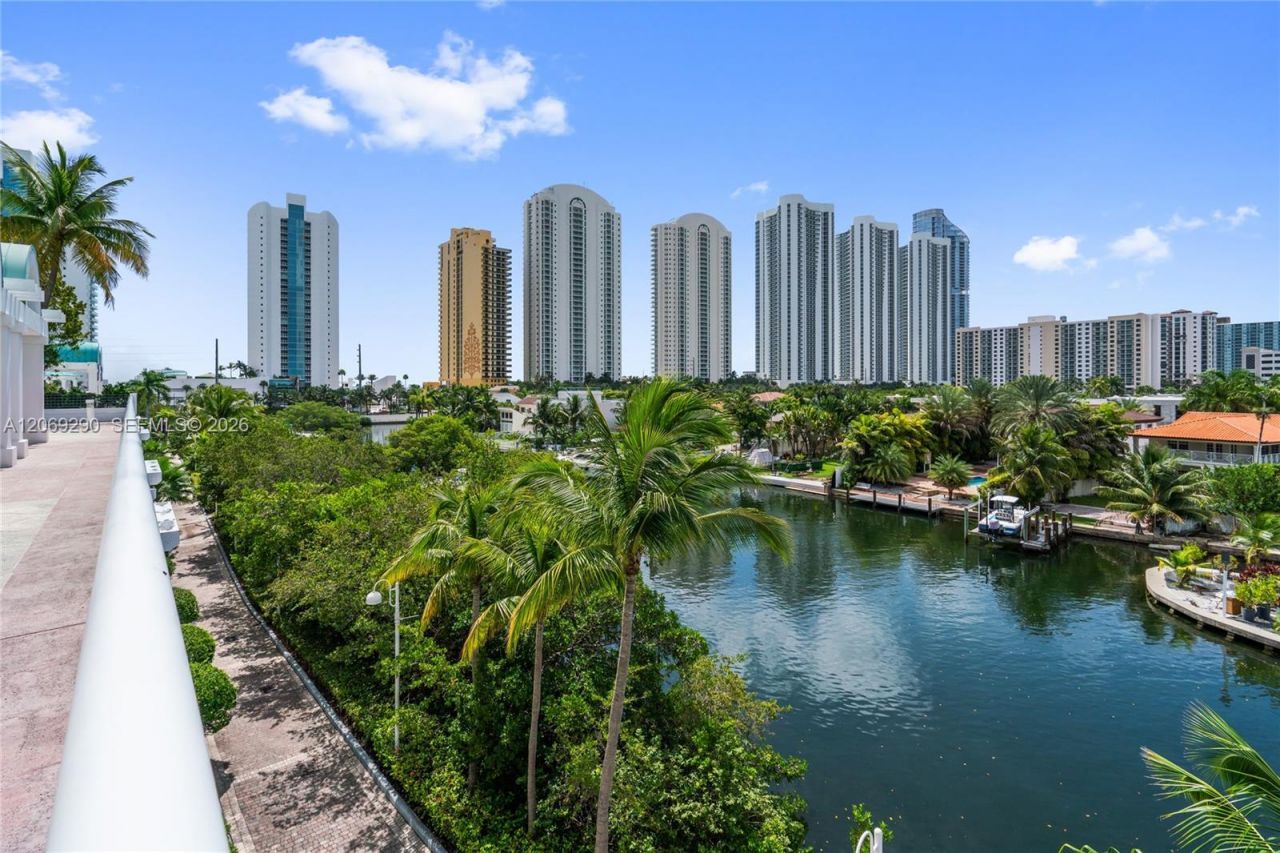 16500 Collins Ave , Unit 1752, Sunny Isles Beach, FL 33160 Photo