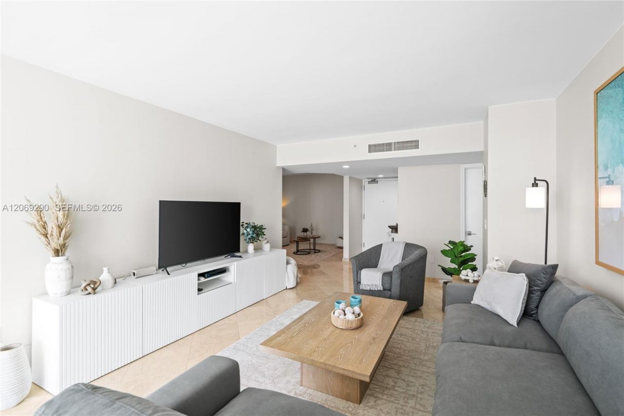 16500 Collins Ave , Unit 1752, Sunny Isles Beach, FL 33160 Photo