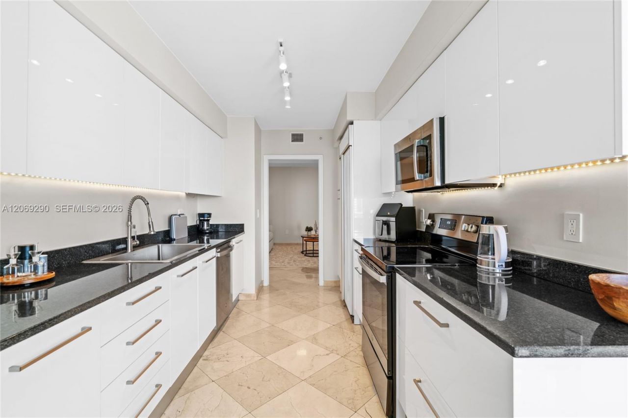 16500 Collins Ave , Unit 1752, Sunny Isles Beach, FL 33160 Photo