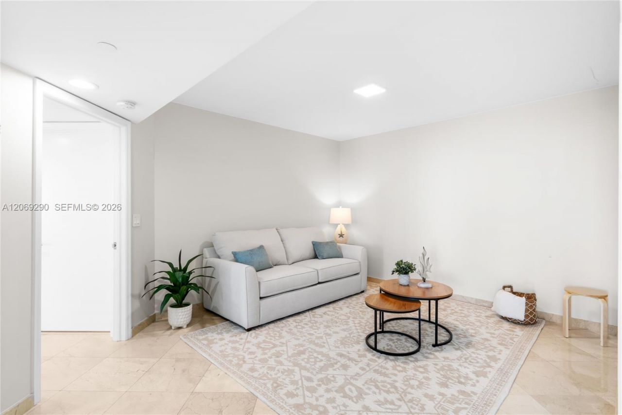 16500 Collins Ave , Unit 1752, Sunny Isles Beach, FL 33160 Photo