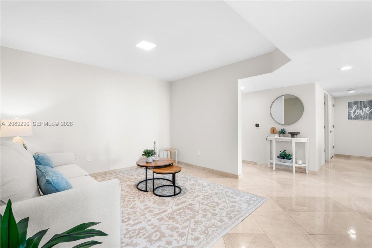 16500 Collins Ave , Unit 1752, Sunny Isles Beach, FL 33160 Photo