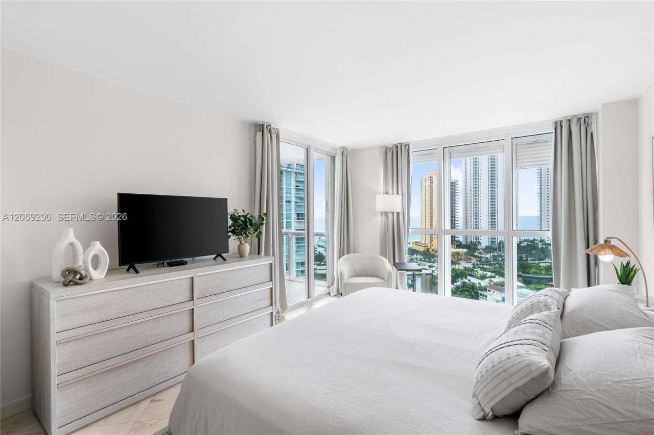16500 Collins Ave , Unit 1752, Sunny Isles Beach, FL 33160 Photo