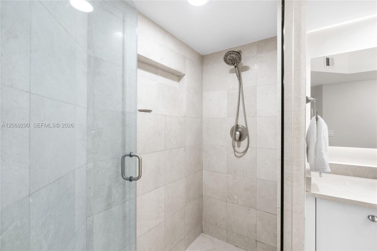 16500 Collins Ave , Unit 1752, Sunny Isles Beach, FL 33160 Photo