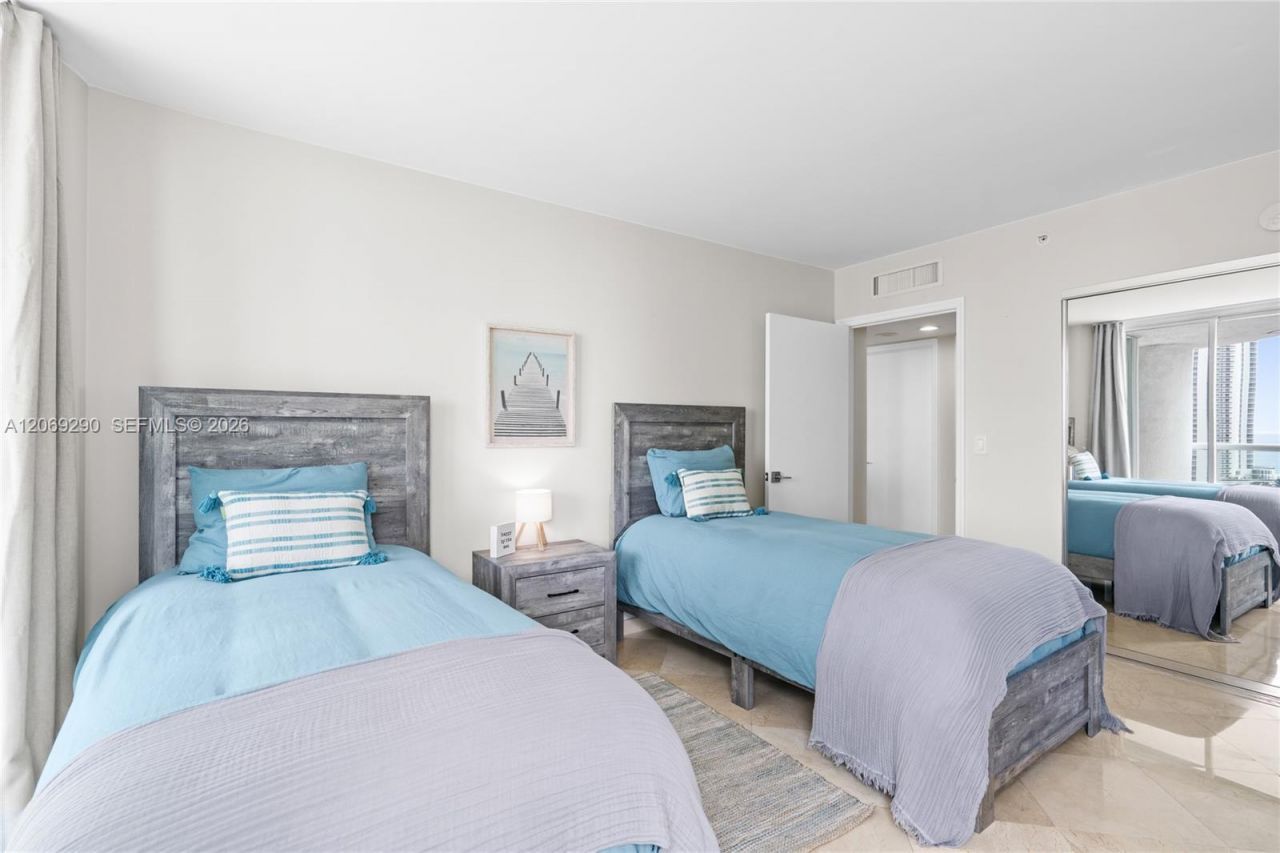 16500 Collins Ave , Unit 1752, Sunny Isles Beach, FL 33160 Photo