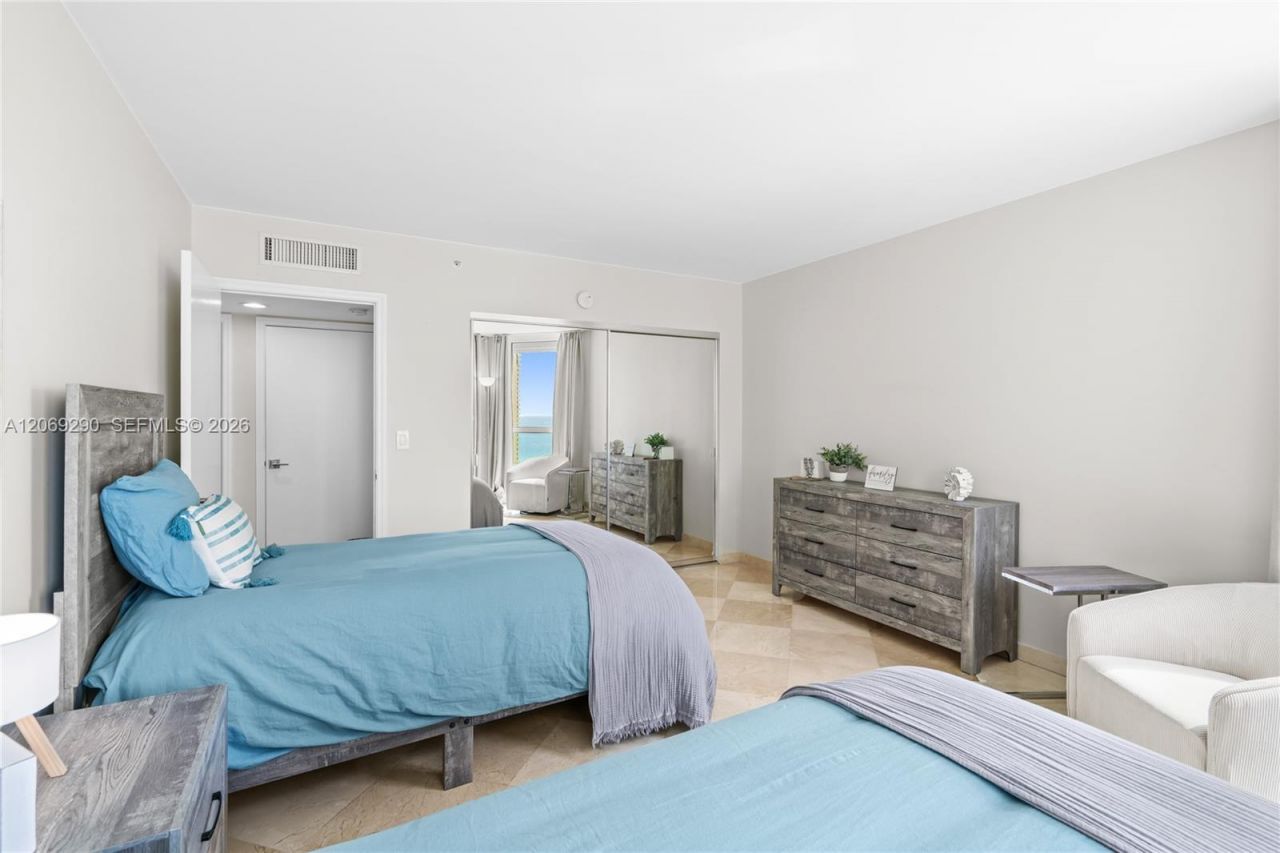 16500 Collins Ave , Unit 1752, Sunny Isles Beach, FL 33160 Photo