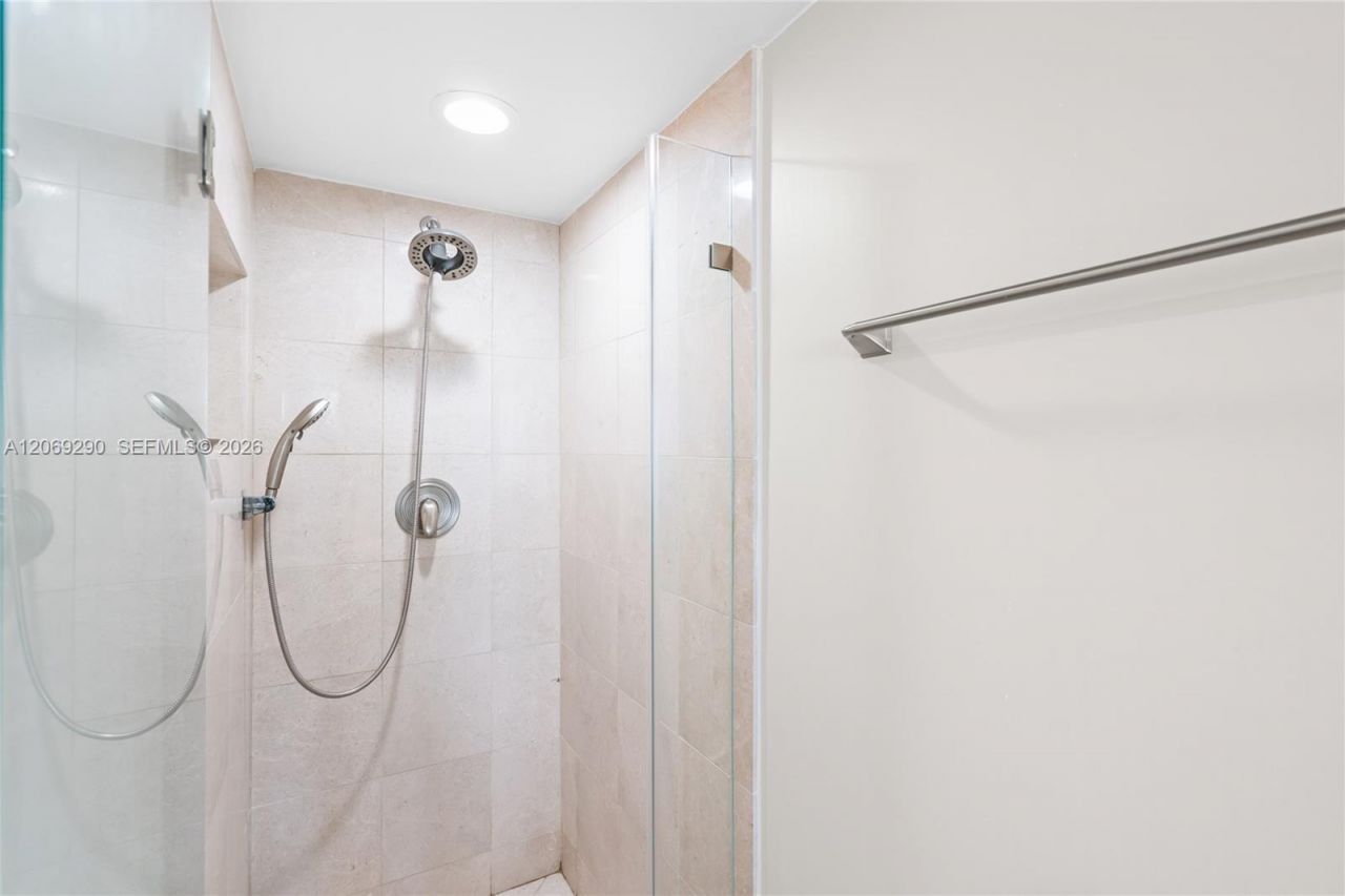 16500 Collins Ave , Unit 1752, Sunny Isles Beach, FL 33160 Photo