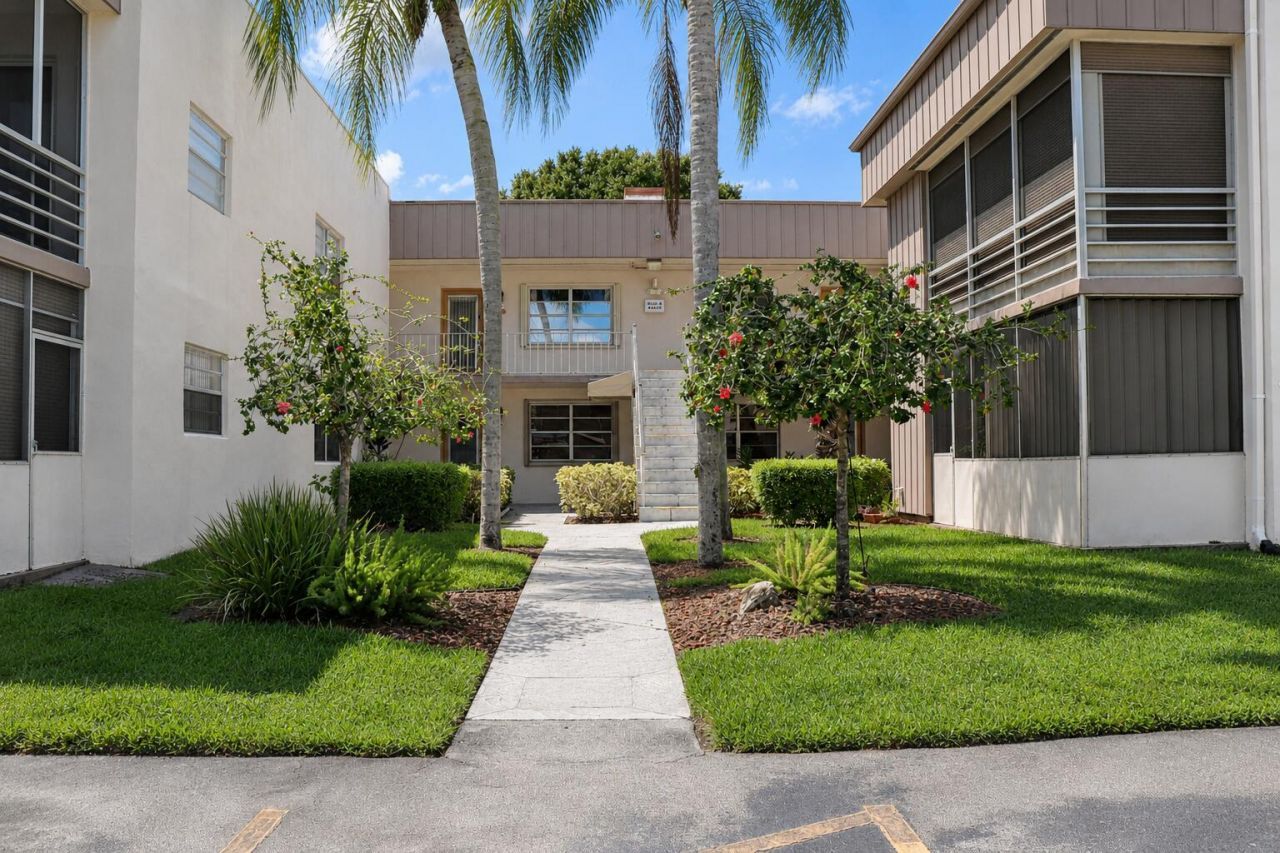 466 Capri, Unit J, Delray Beach, FL 33484 Photo