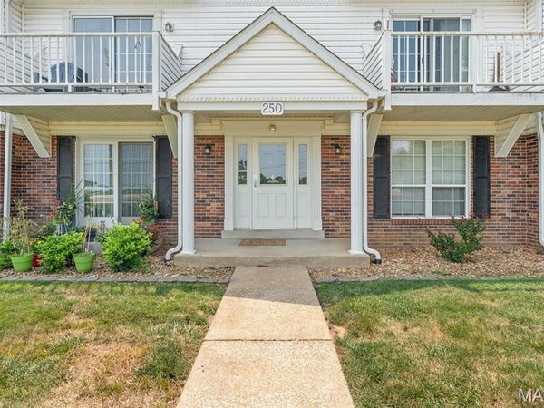 254 Carriage Court, Washington, MO 63090