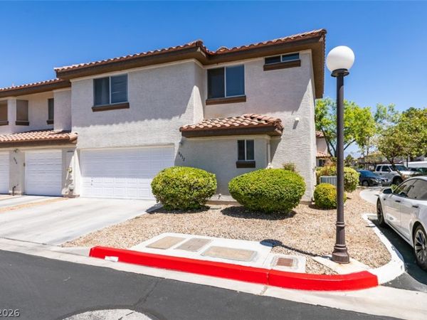 8012 Divine Drive, Las Vegas, NV 89128