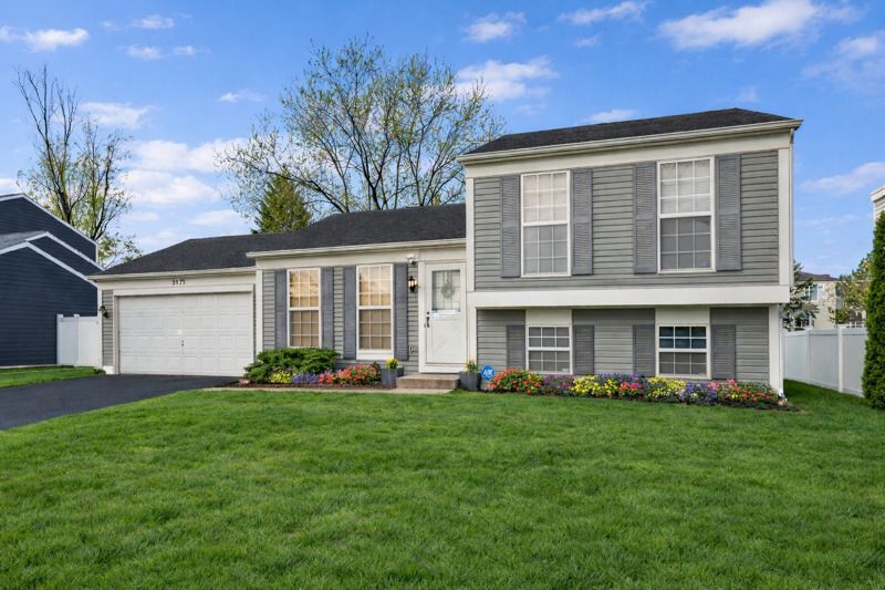 2075 Aronomink Circle, Elgin, IL 60123 Main Photo