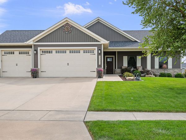 5555 EMILY Road , Bettendorf, IA 52722