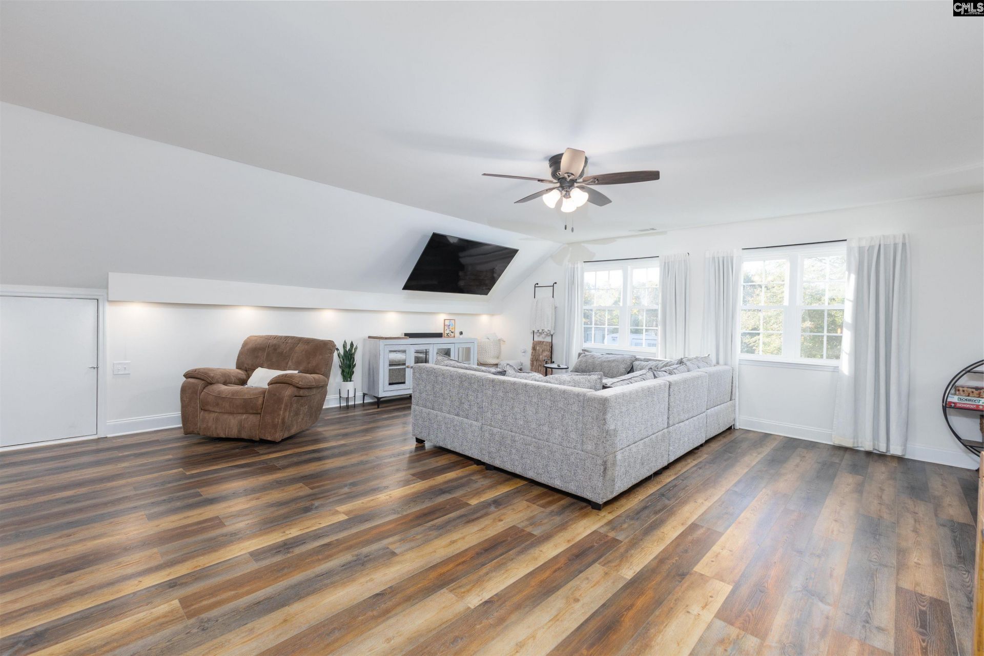 530 Fort Street Photo 29