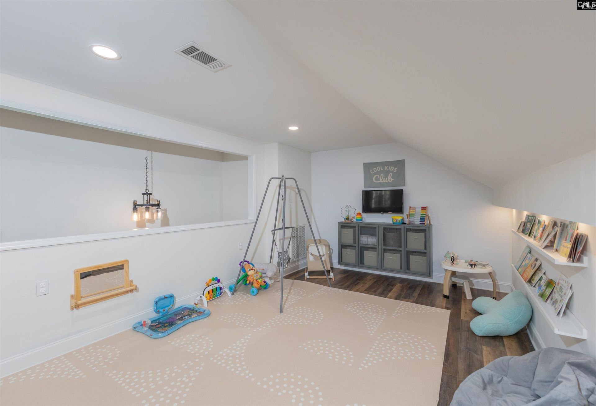 530 Fort Street Photo 30
