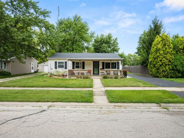 621 Fairlane Avenue , DeKalb, IL 60115