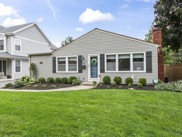 615 N Hickory Avenue , Arlington Heights, IL 60004