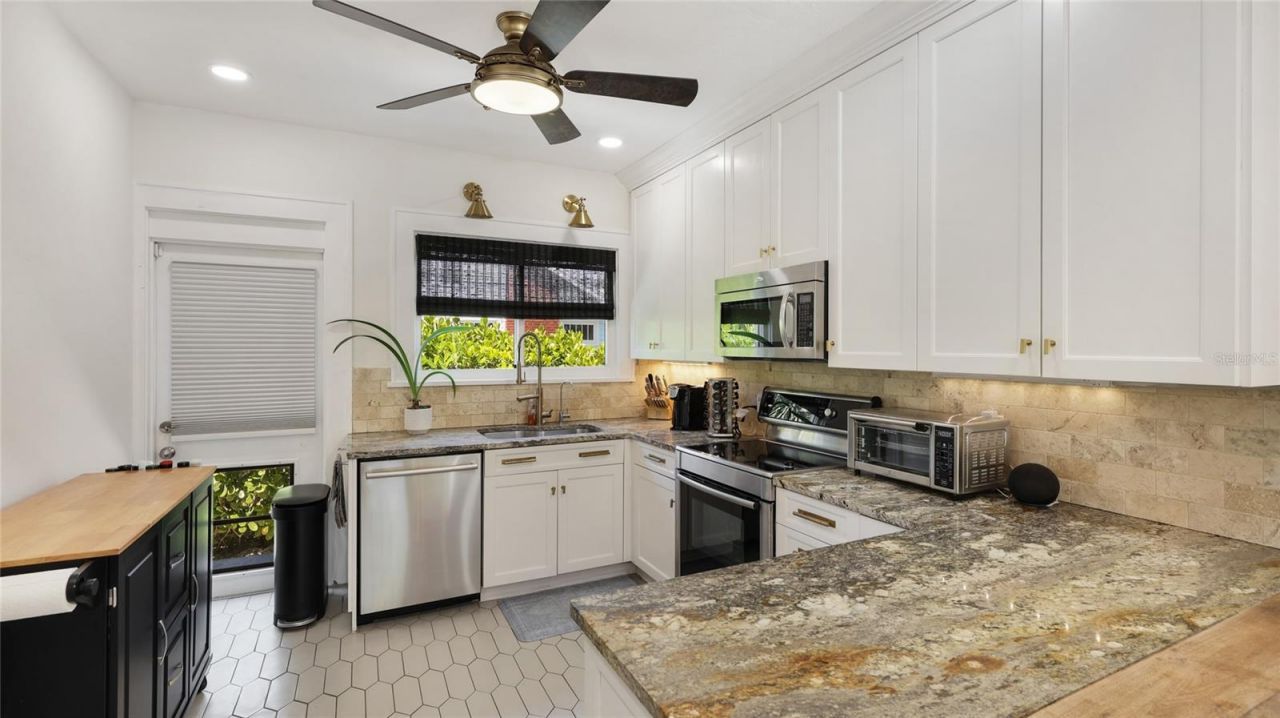 2327 7th Avenue W, Bradenton, FL 34205 Photo