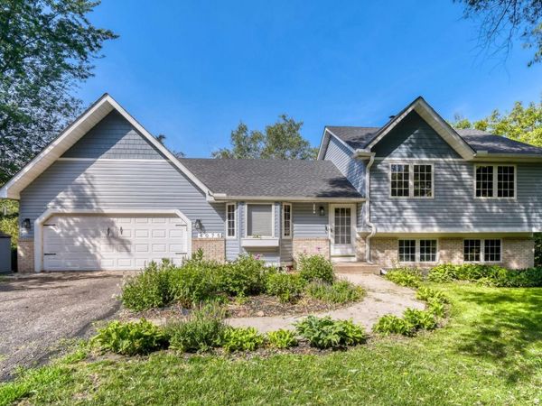 4075 Valentine Crest Road, Arden Hills, MN 55112