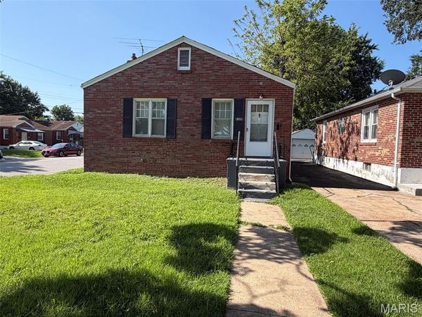 8300 Orchard Avenue , St Louis, MO 63132
