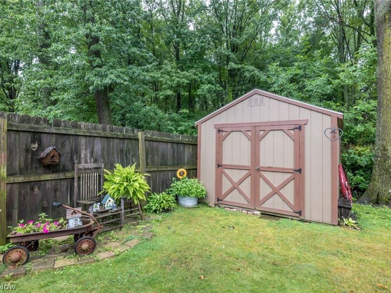 4433 Howard Drive , Vermilion, OH 44089 Photo 8