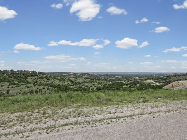 151 FALLING OAK DR, Blanco, TX 78606