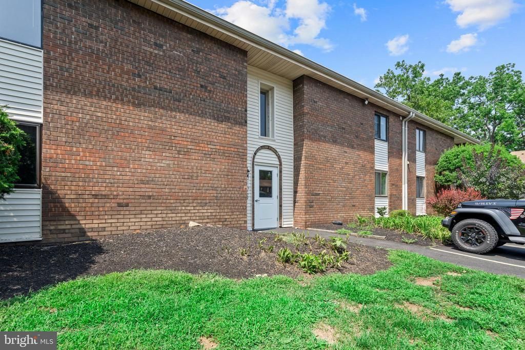 27 HATTERS COURT, HATBORO, PA 19040