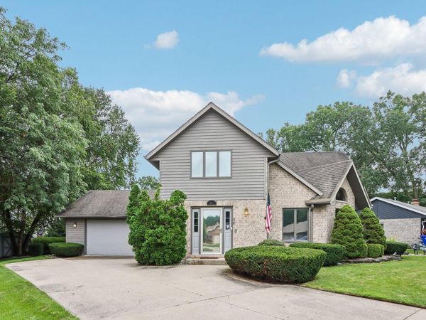 432 Jennifer Ave, Burlington, WI 53105
