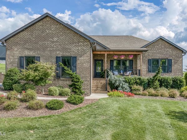 939 North Pickens Bridge Road, Piney Flats, TN 37686