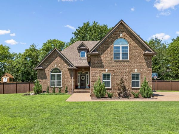 807 Manner Ln , Lebanon, TN 37087