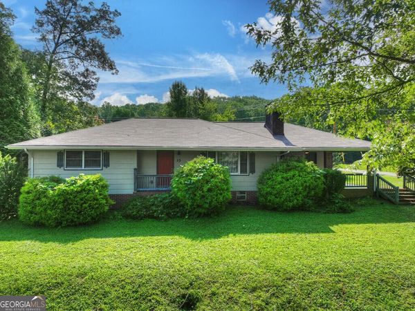 35 E Thomas Road, Blue Ridge, GA 30513