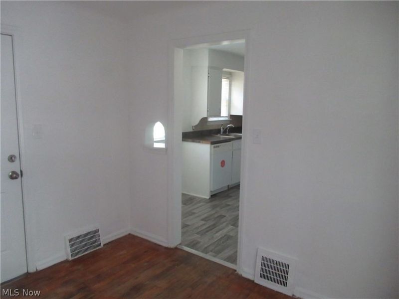 5095 Edenhurst Road, Lyndhurst, OH 44124 Photo 8