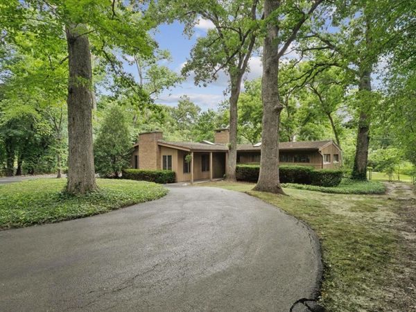 1161 Valley Road , Lake Forest, IL 60045