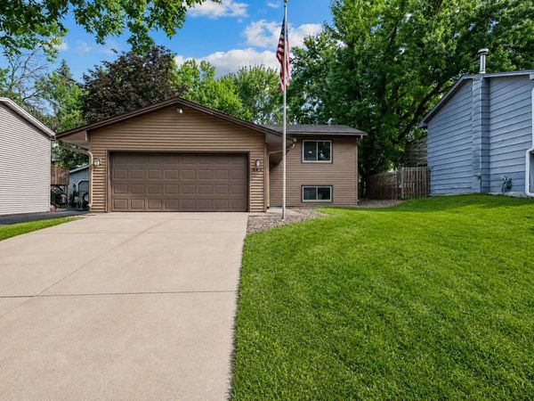 865 104th Avenue NW, Coon Rapids, MN 55433