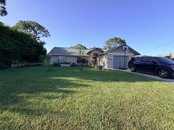 2685 SE MARIPOSA Avenue, Port St. Lucie, FL 34952