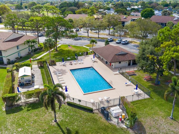 6495 E CHASEWOOD Drive E, Unit E, Jupiter, FL 33458