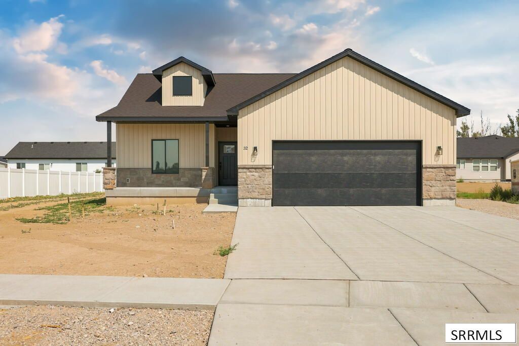 32 N Hemlock Lane, Rigby, ID 83442 Main Photo