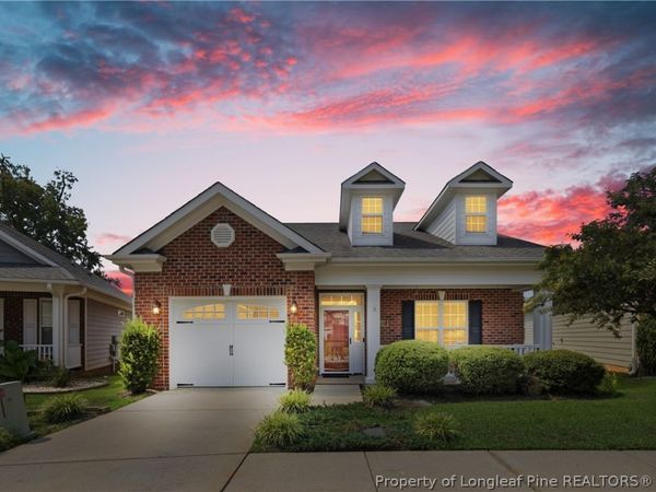 833 Falling Creek Lane, Fayetteville, NC 28304