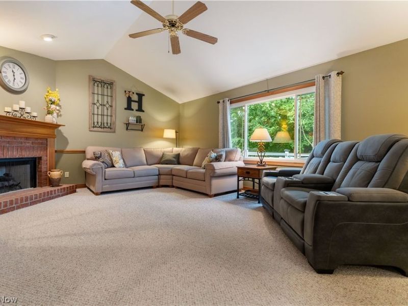 6633 Olde Stone Circle NE, Canton, OH 44721 Photo 13