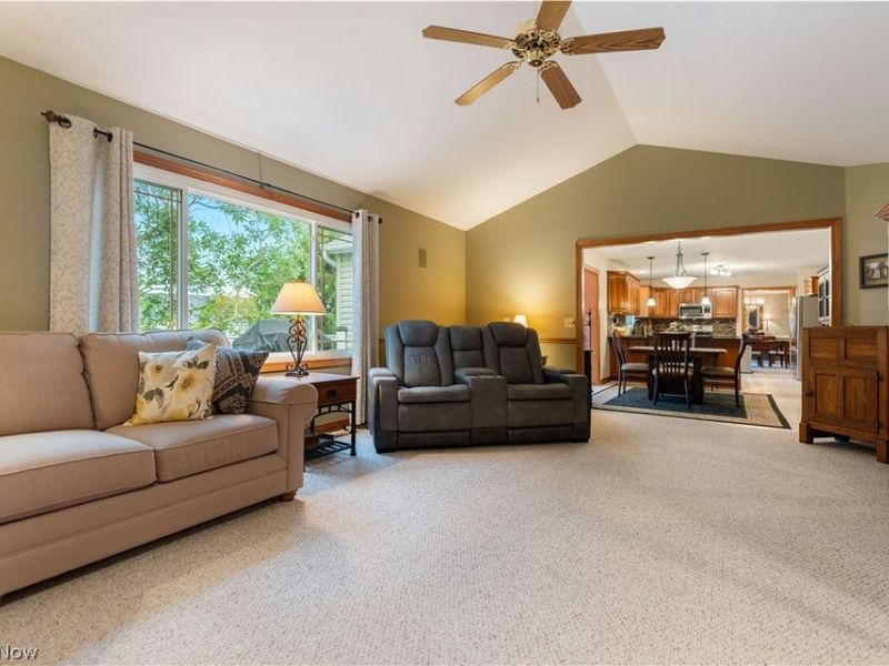 6633 Olde Stone Circle NE, Canton, OH 44721 Photo 14