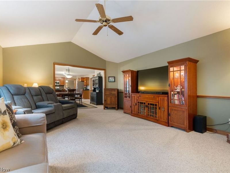 6633 Olde Stone Circle NE, Canton, OH 44721 Photo 15