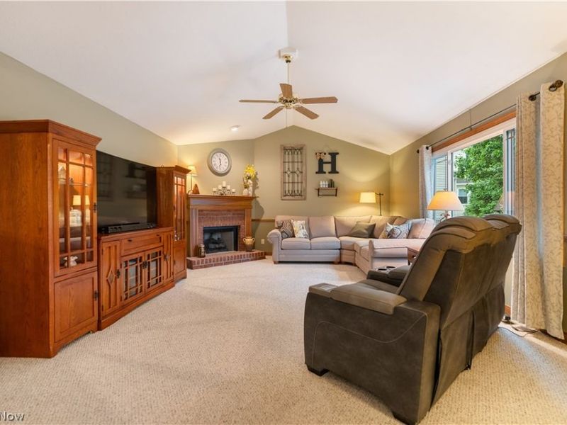 6633 Olde Stone Circle NE, Canton, OH 44721 Photo 16
