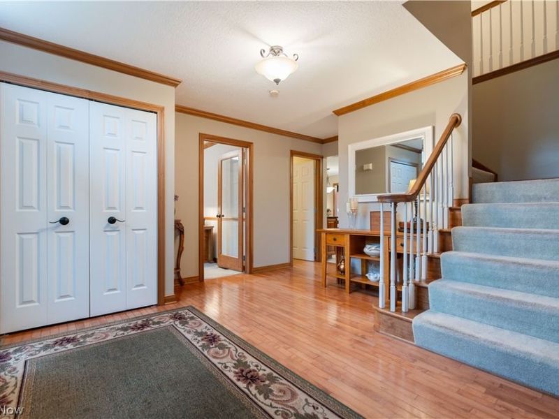 6633 Olde Stone Circle NE, Canton, OH 44721 Photo 17